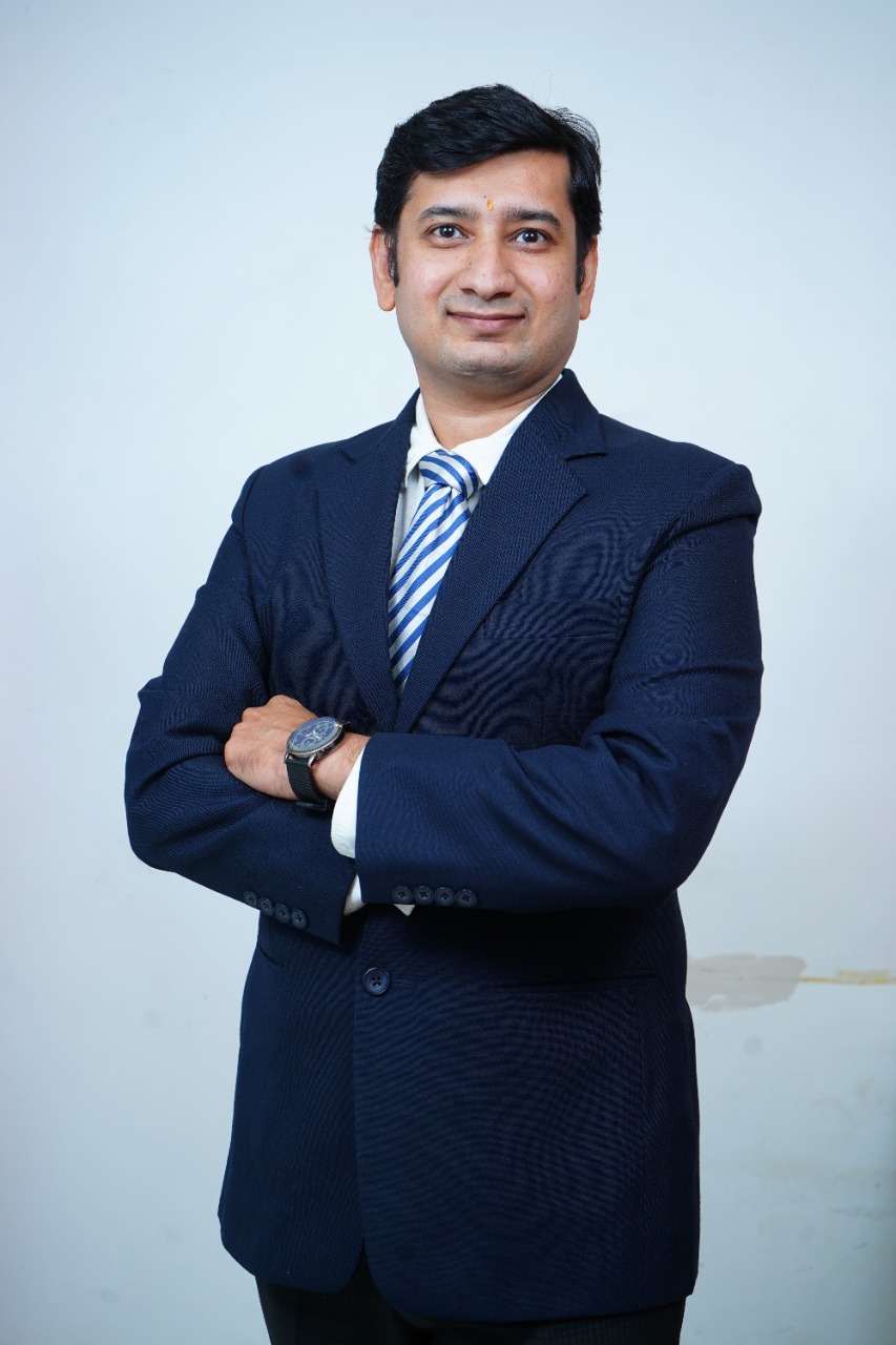 Mohil Dharamshi, founder of Visionary Finsultants